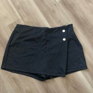 Skort elegant checkered skort size 3 X